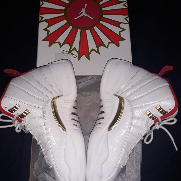 Jordan Retro 12 fiba sz 9.5 like new - Picture 11 of 11